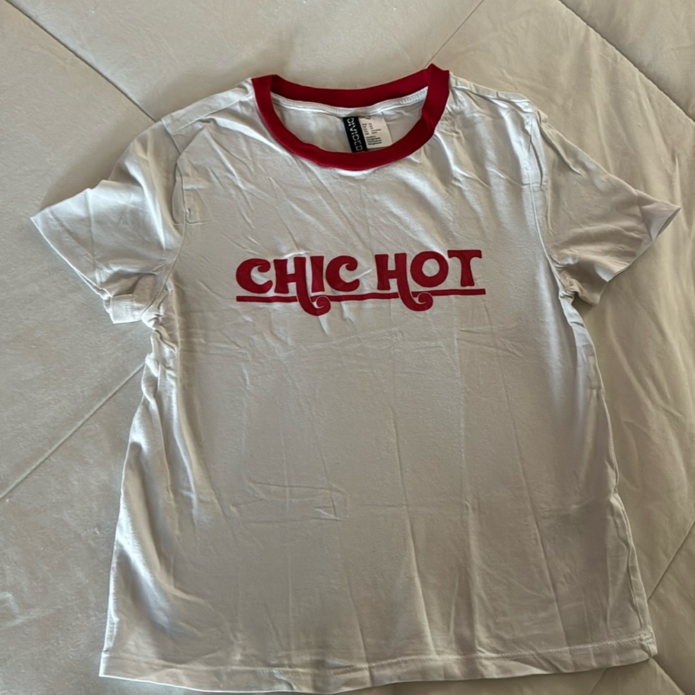Divided by H&M “chic hot” shirt size XS White Background With Red Letters